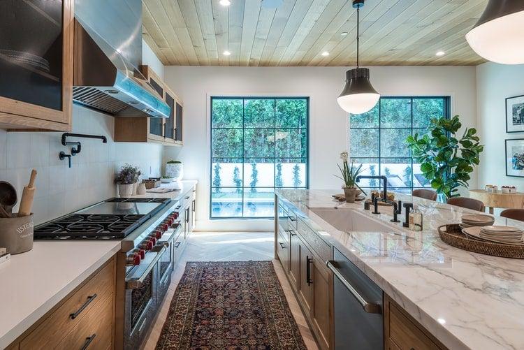 10 Favorite Design Ideas to Steal from Vintage Kitchens - BuydeemUS