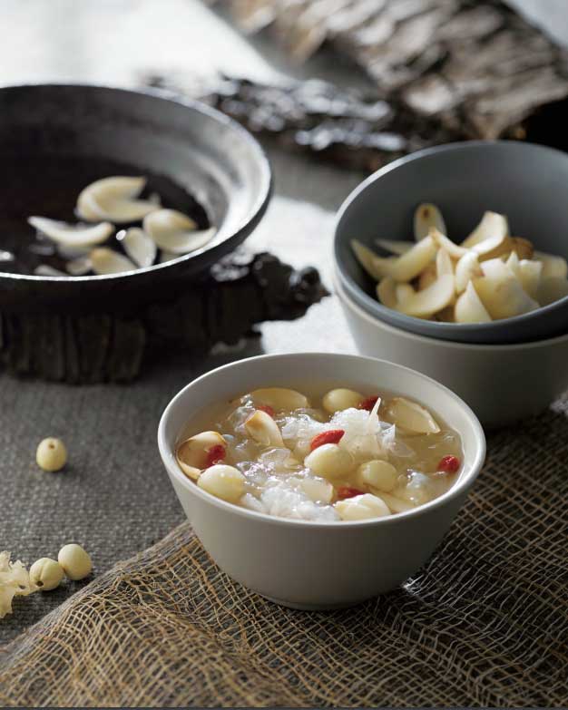 Tremella, Lotus Seed and Lily Bulb Soup - BuydeemUS