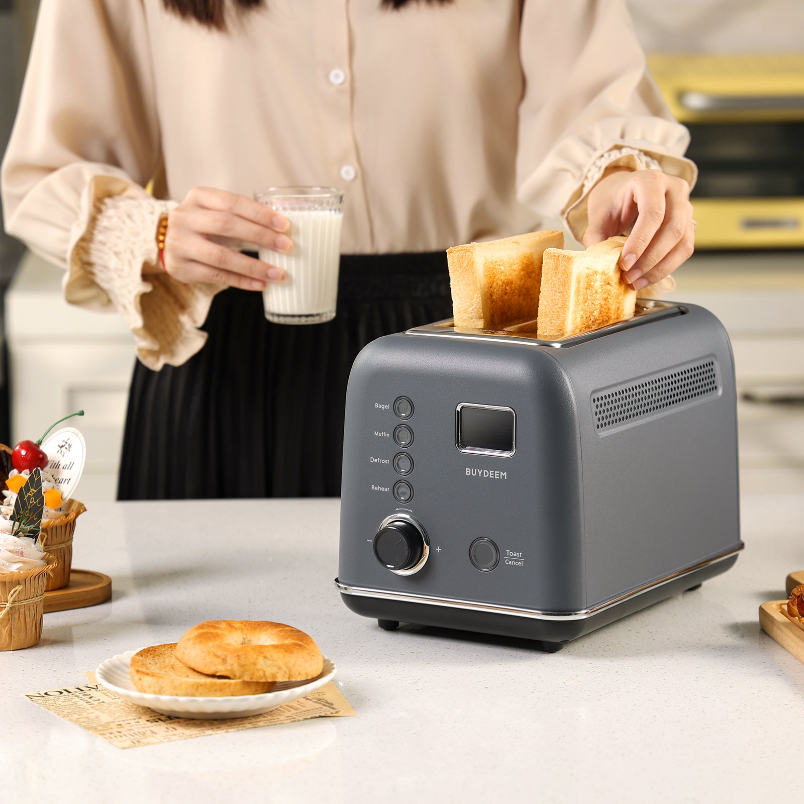 Buydeem DT620 2-Slice Toaster, Extra Wide Slots, Retro Stainless Steel with High Lift Lever, Bagel and Muffin Function, Removal Crumb Tray, 7-Shade